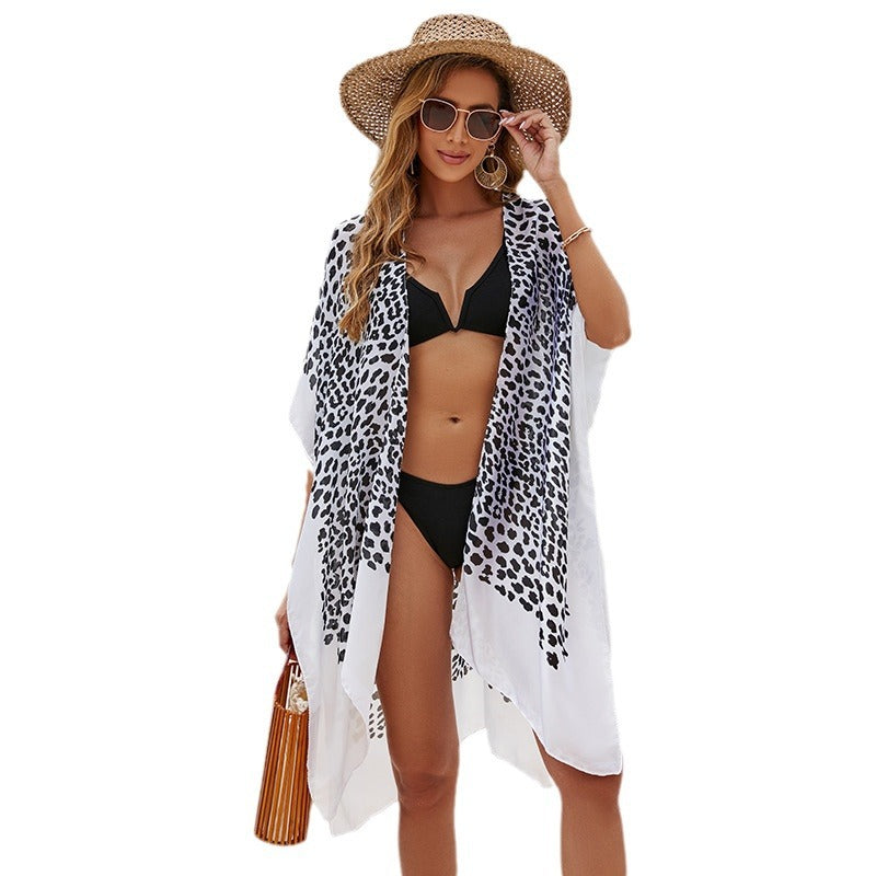 Women's beach throw with stylish leopard print and lightweight, breathable fabric, size S