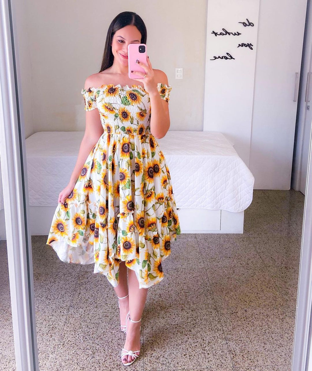 Damen-Sommerkleid, schulterfrei, mit buntem Schmetterlingsmuster und fließenden Falten, Größe S
