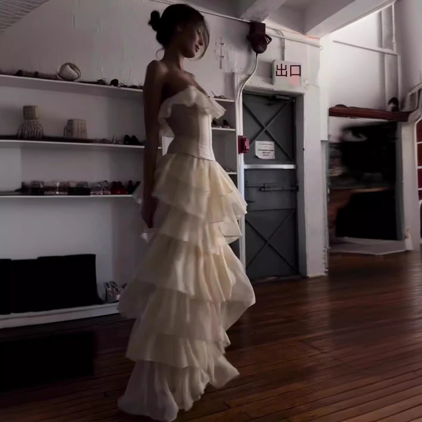 Valenzora | Elegantes ärmelloses Rüschen-Kuchenkleid
