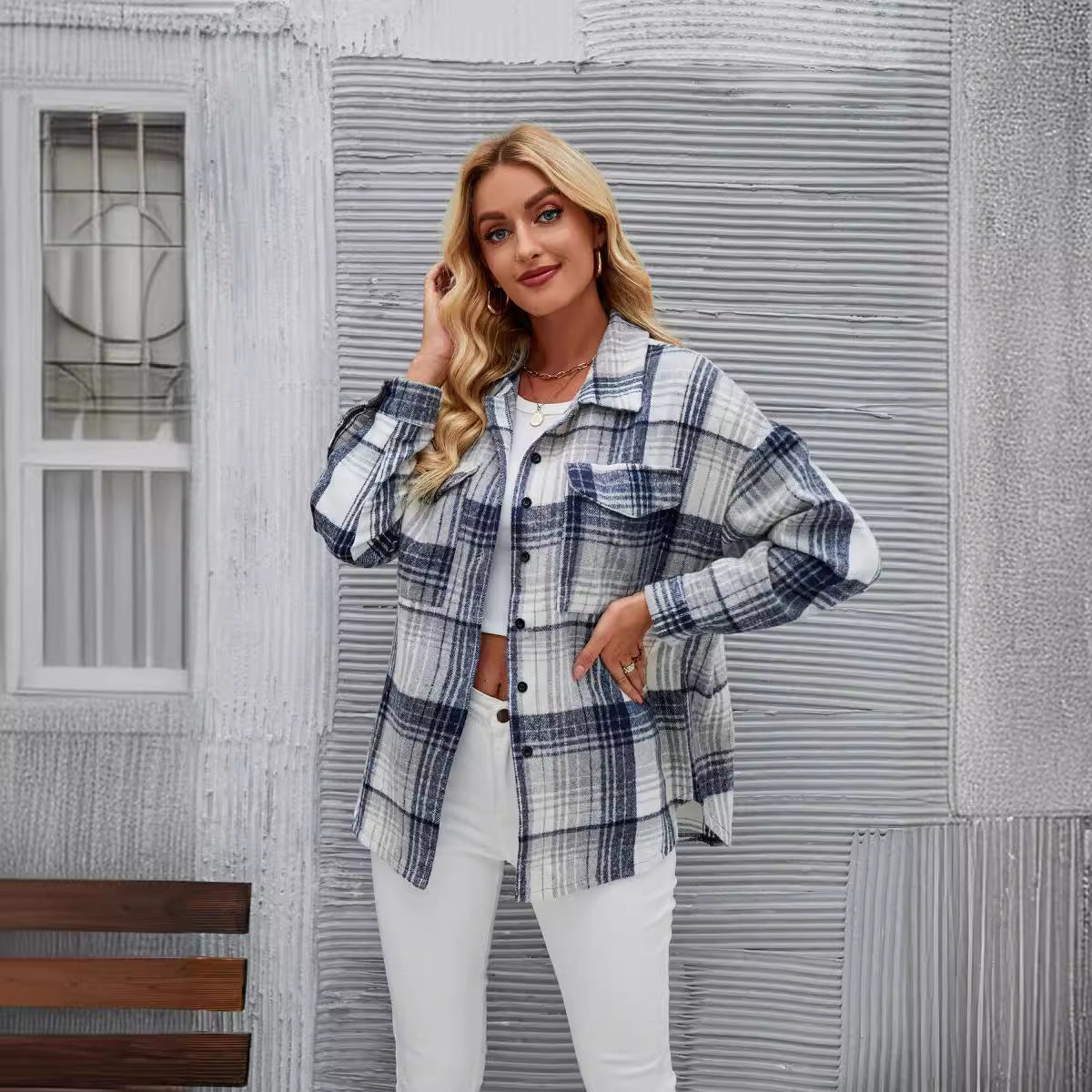 Women's casual flannel shirt jacket with a checked design and practical chest pockets, size S