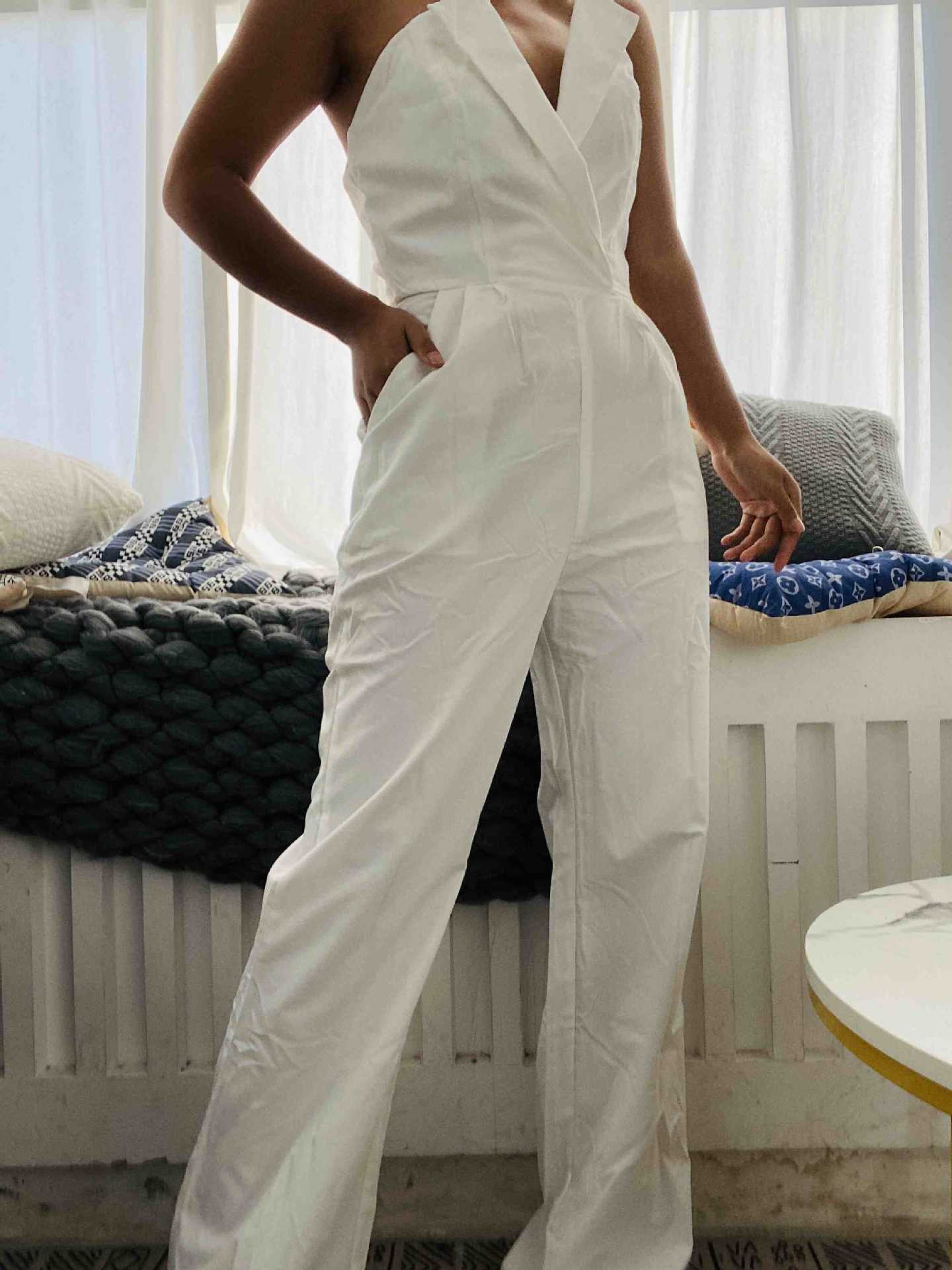 Valenzora | Asymmetrischer Revers-Jumpsuit mit mittlerer Taille für Pendler