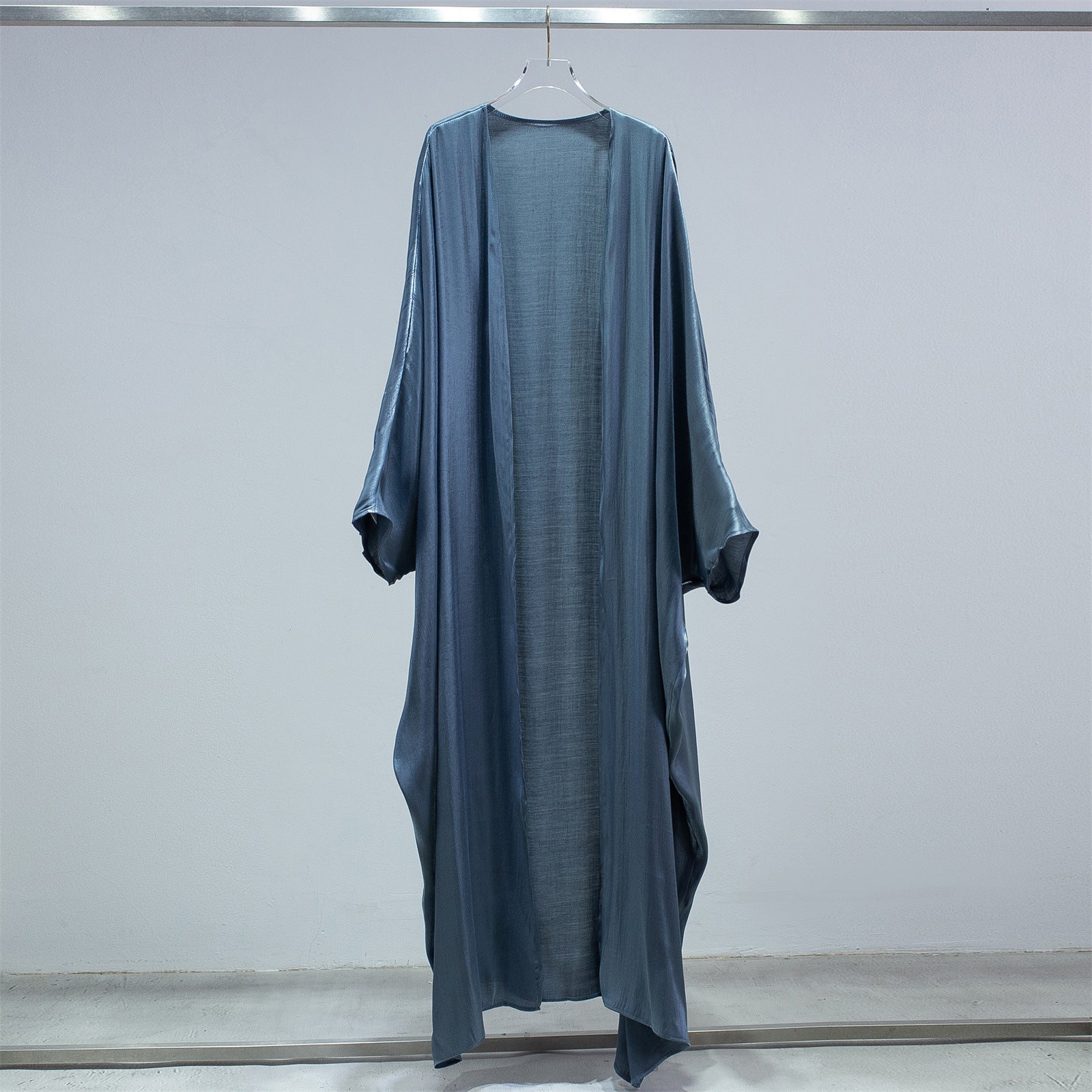 Größe des langen Cardigans für Damen