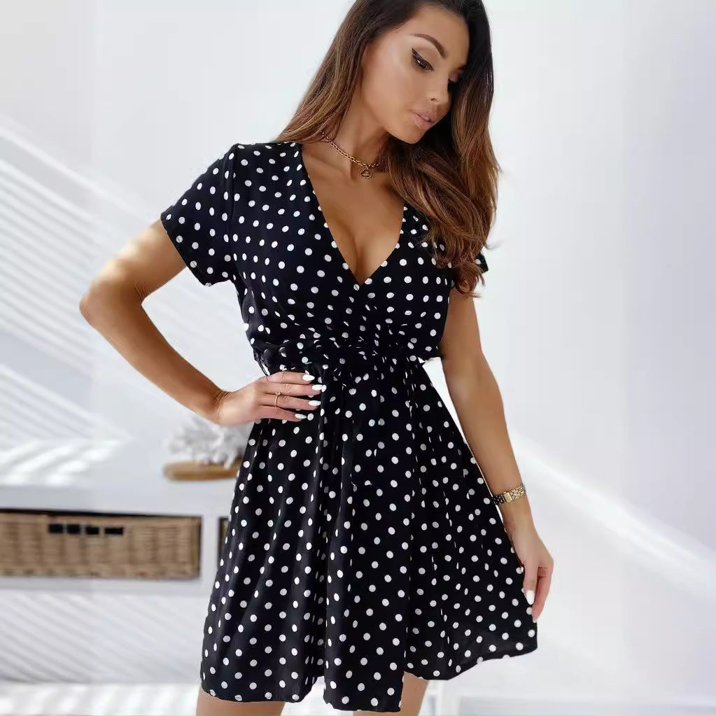 Valenzora | Short-sleeved V-neck elasticated tie dress