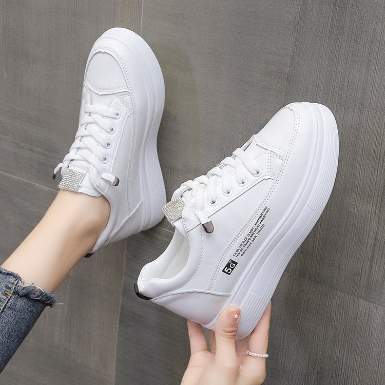 Women's sporty sneakers with non-slip sole and modern design, size S