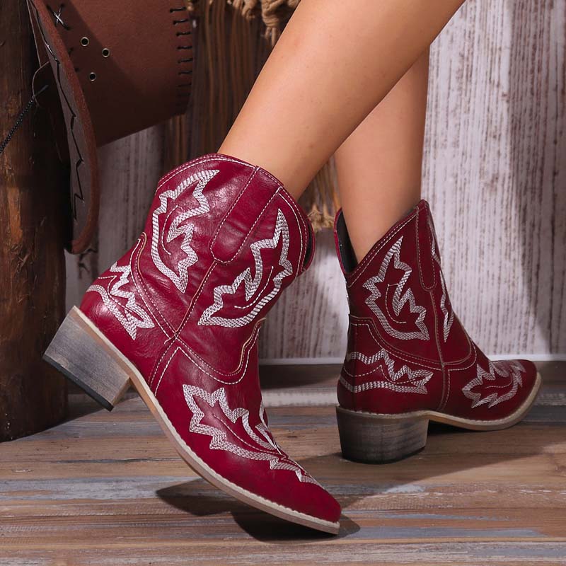 Valenzora | Vintage Embroidered Boots