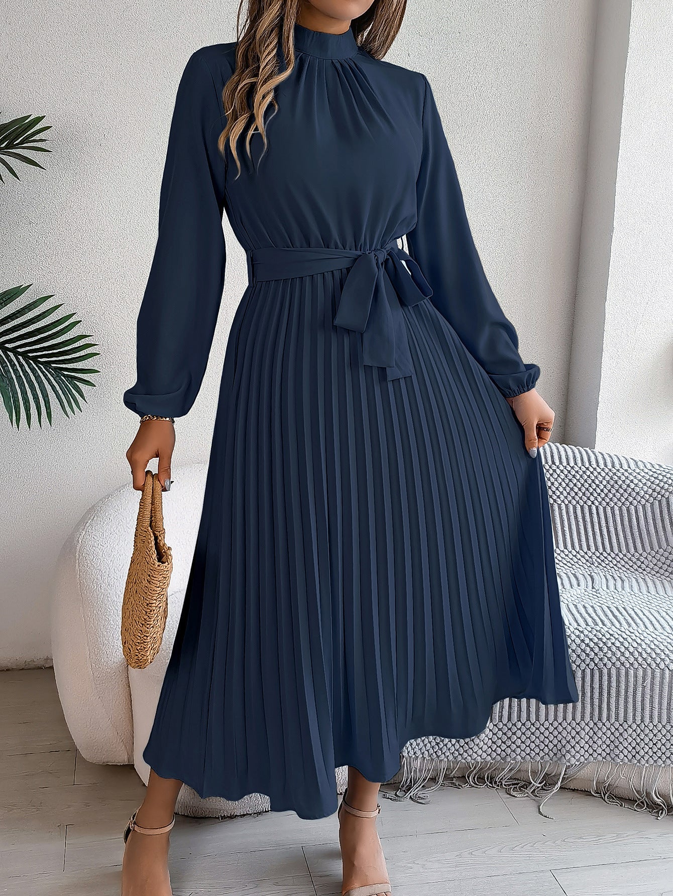 Valenzora | Elegant stand-up collar tailored pleated long skirt little dress