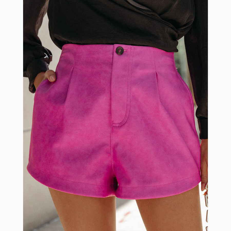 Women's high-waisted shorts in soft faux leather with pleats, size