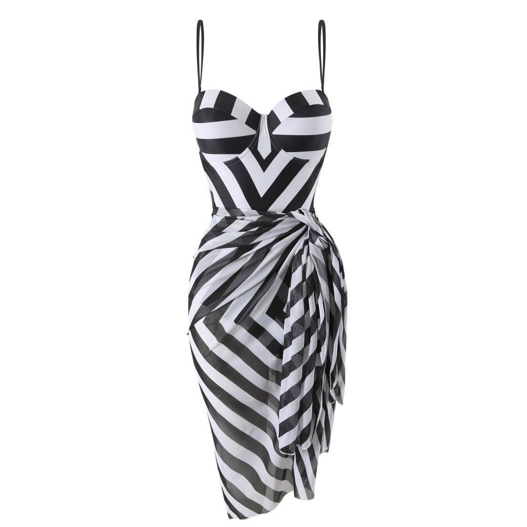 Damen-Abendkleid mit raffiniertem Wickeldesign und gestreiftem Oberteil, Größe