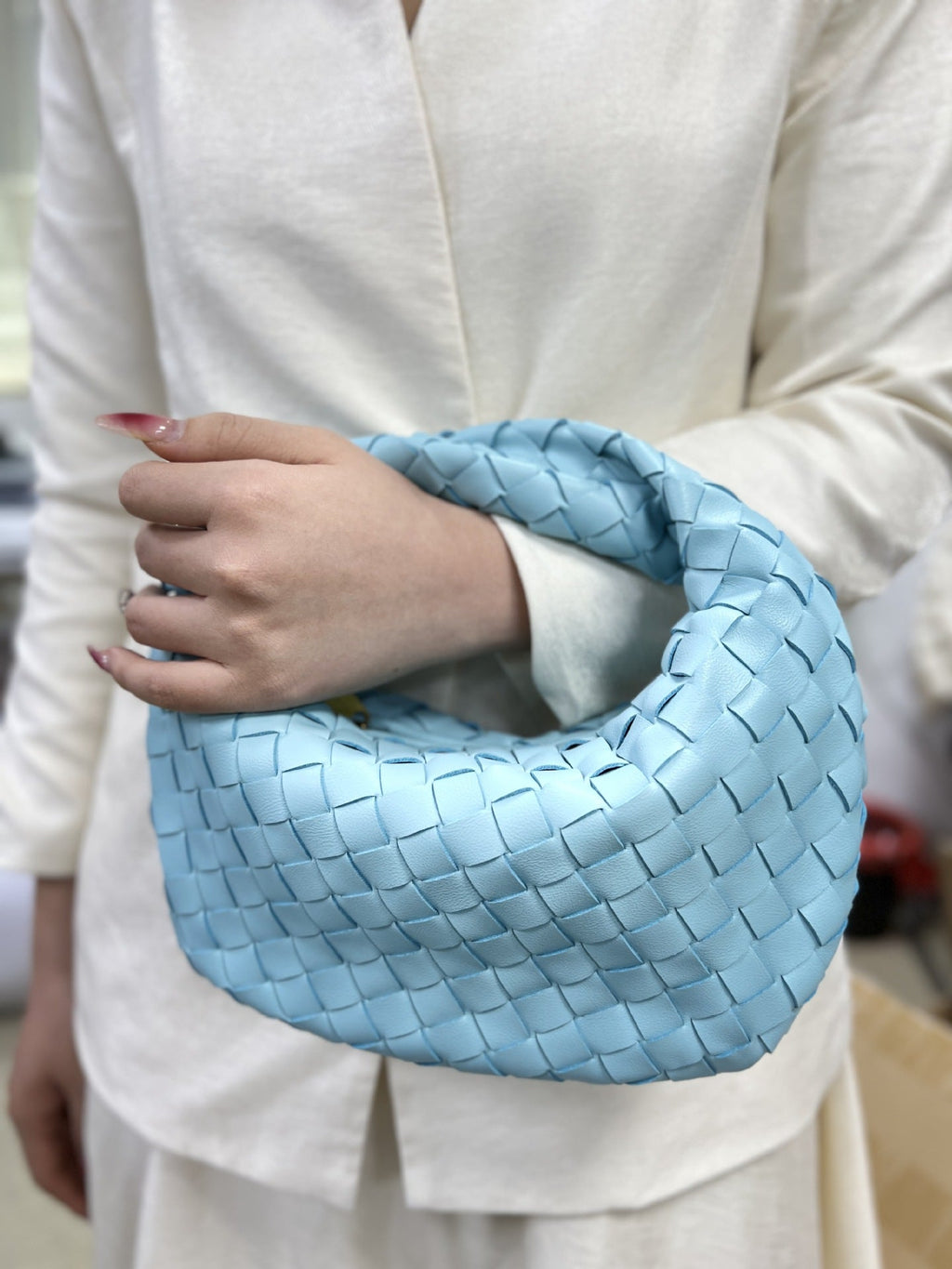 Valenzora | Casual and Relaxed Bag Design