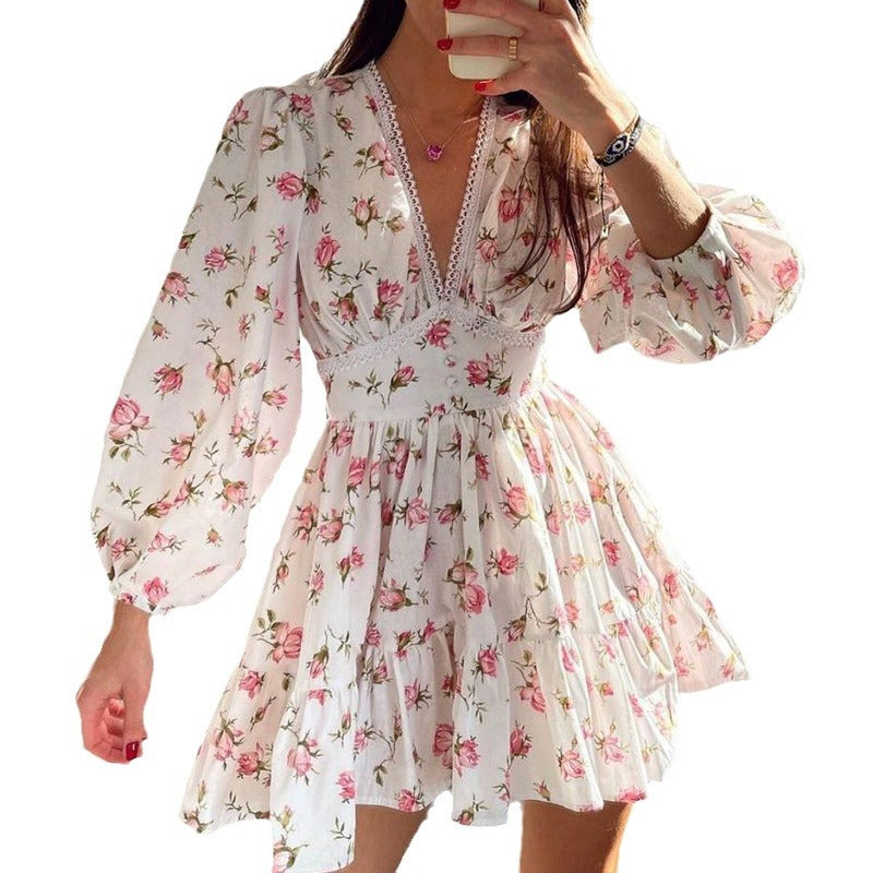 Valenzora | V-neck pleated short-sleeved dress