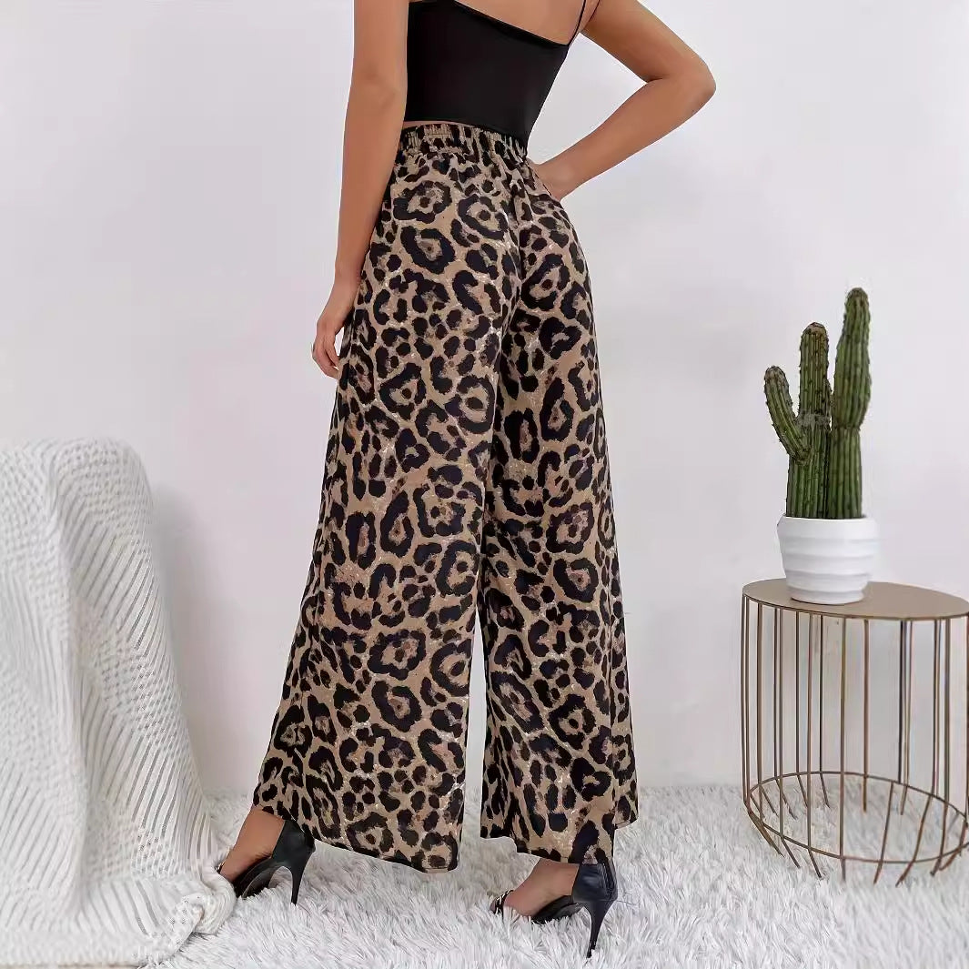 Damenhose mit weitem Bein im Leopardenmuster aus fließendem Material mit elastischem Bund, Größe S