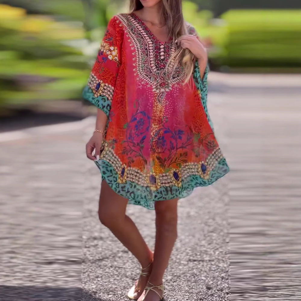 Damen-Strandkleid im farbenfrohen Boho-Stil mit verspieltem Design und tiefem V-Ausschnitt, Größe [size]