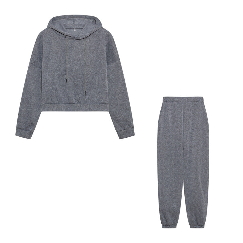 Women's hoodie and jogging pants set with a relaxed fit and elastic waistband, size [size missing]