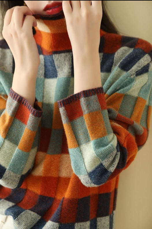 Turtleneck sweater with elegant print