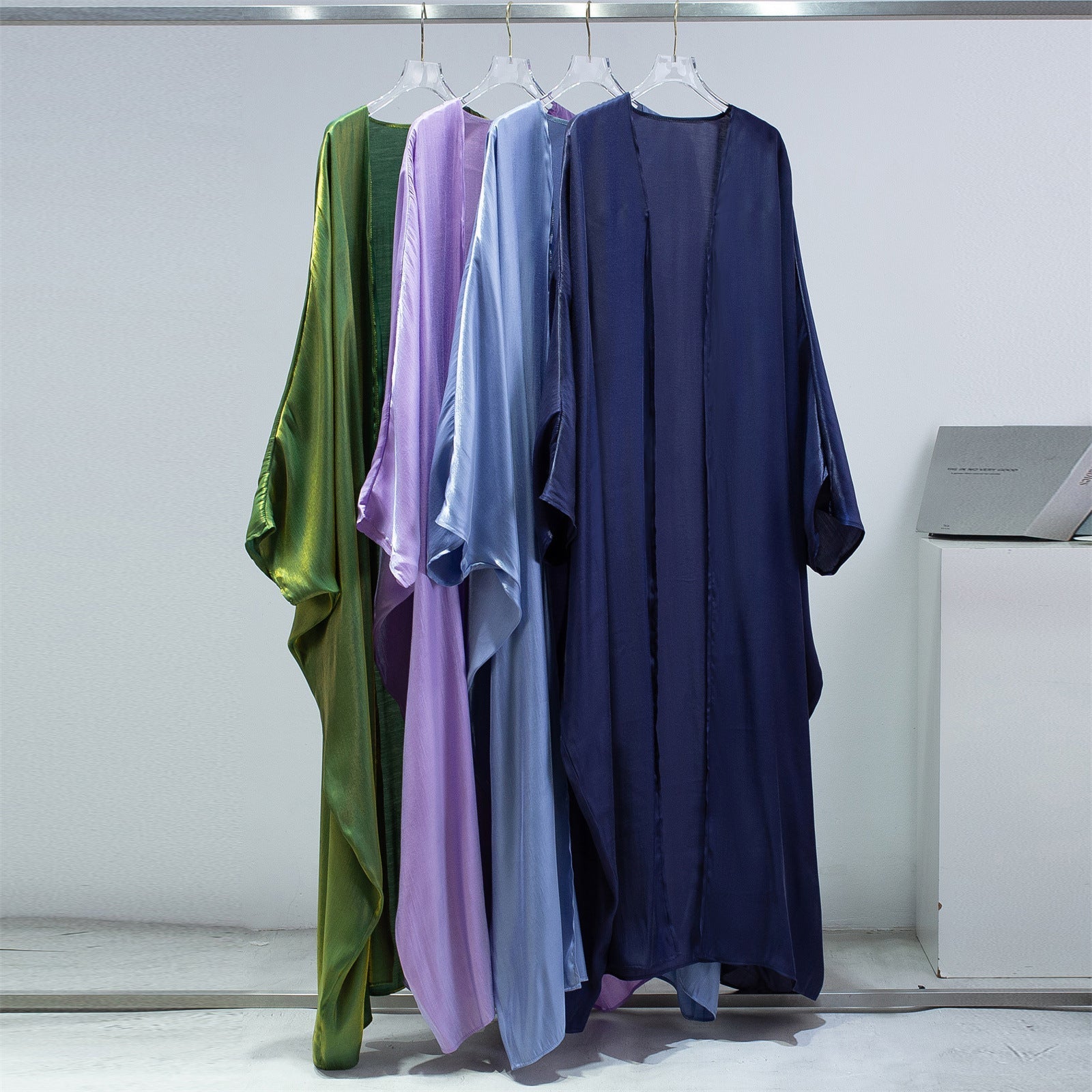 Größe des langen Cardigans für Damen