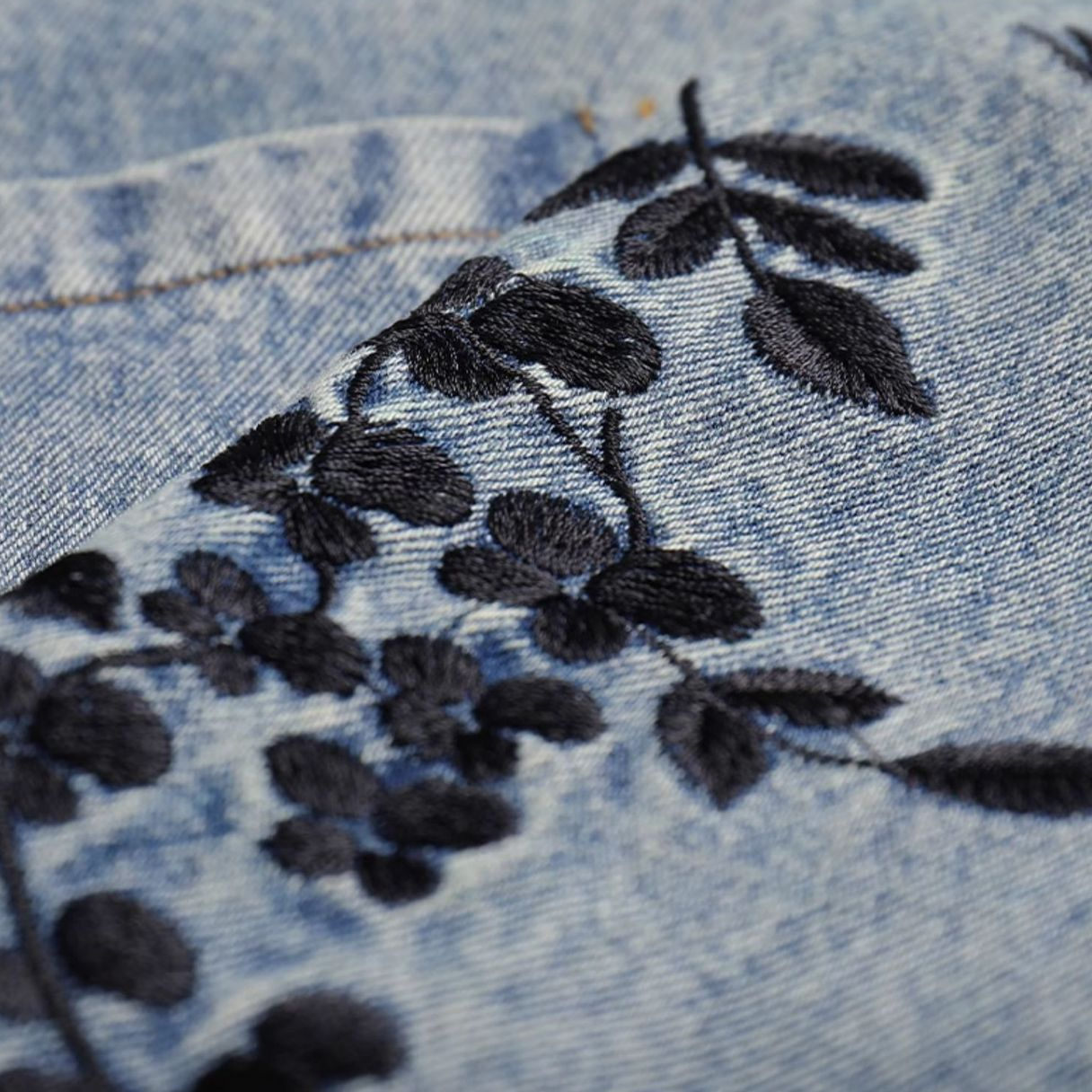 Valenzora | Vintage floral denim jacket