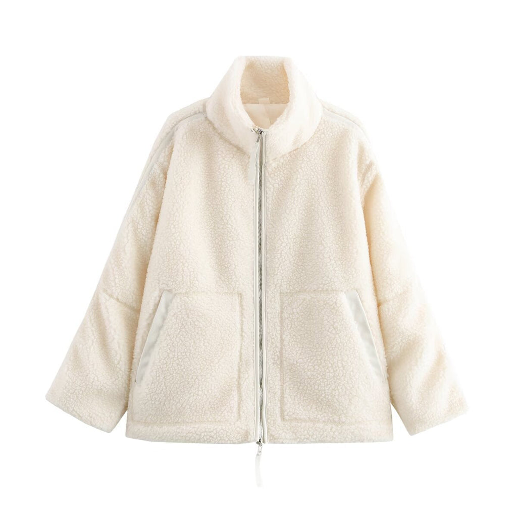 Women's fleece jacket with soft teddy fleece and practical pockets, size