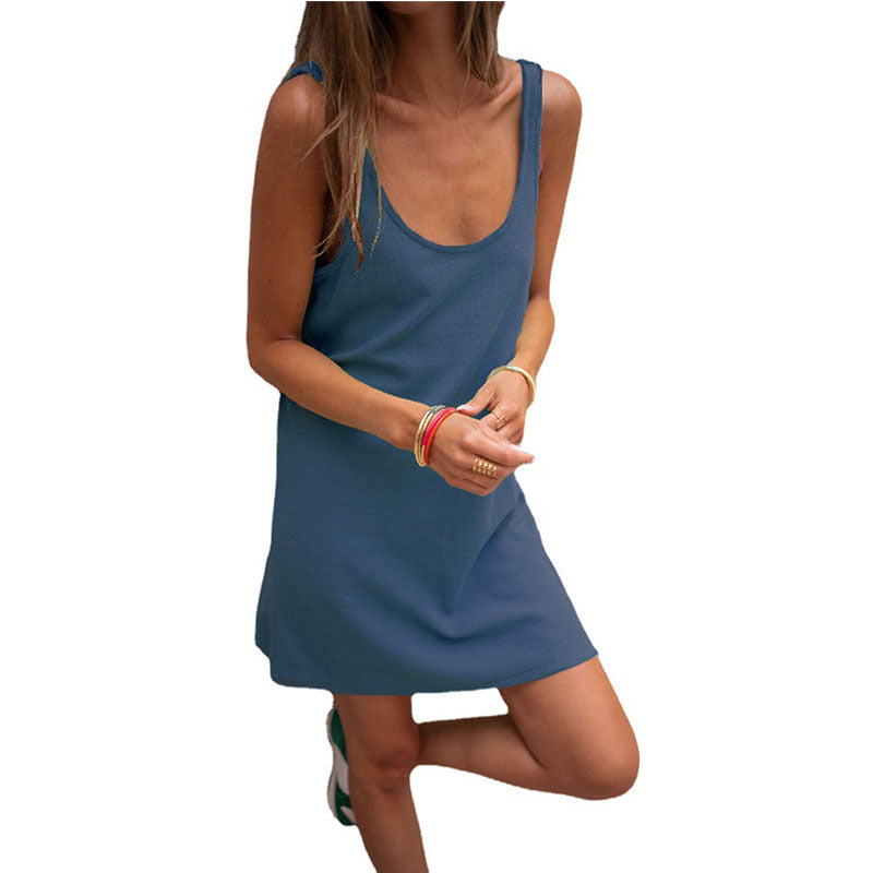 Lässiges Damenkleid in raffinierter Ripp-Optik mit tiefem Ausschnitt und schlichtem Design, Größe Valenzora