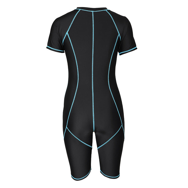 Women's short-cut wetsuit with zipper, size