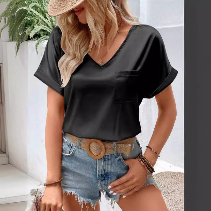Women's satin V-neck T-shirt with chest pocket and relaxed fit, size