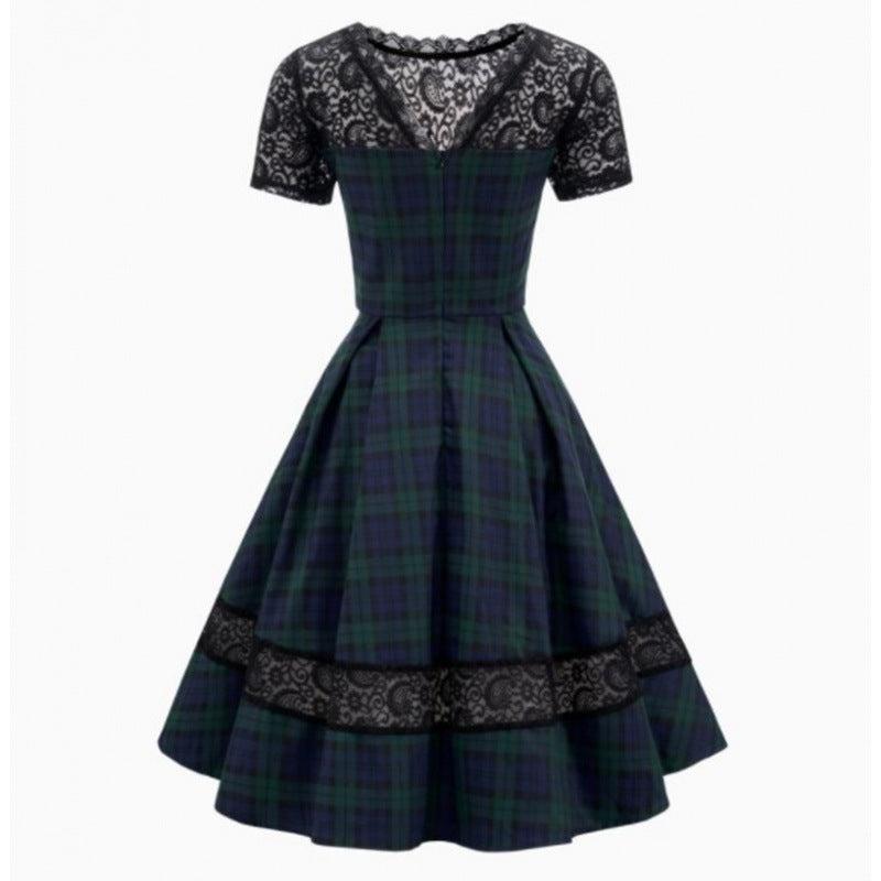 Women's evening dress with lace appliqués and a flowing skirt, size Valenzora