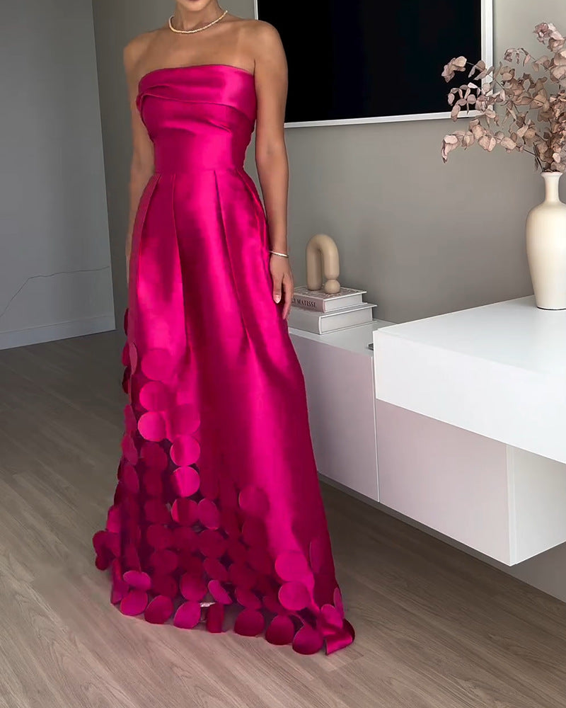 Women's evening dress with an exciting layered design and sophisticated details, size Valenzora