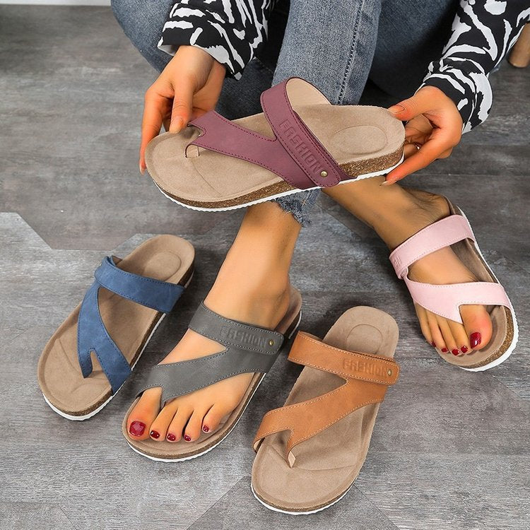 Women's flip-flops with comfortable footbed and modern cork design, size
