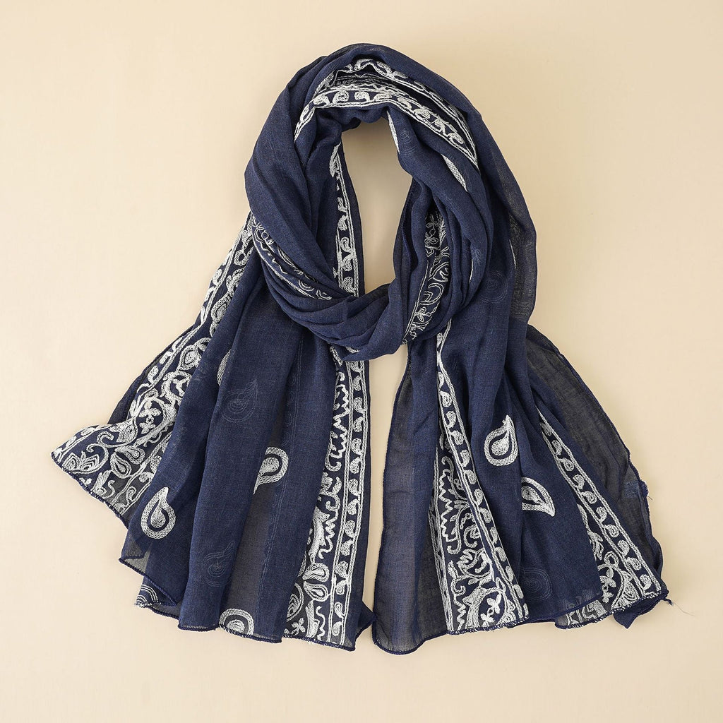 Women's elegant scarf made of high-quality chiffon with delicate embroidery, size [size missing]