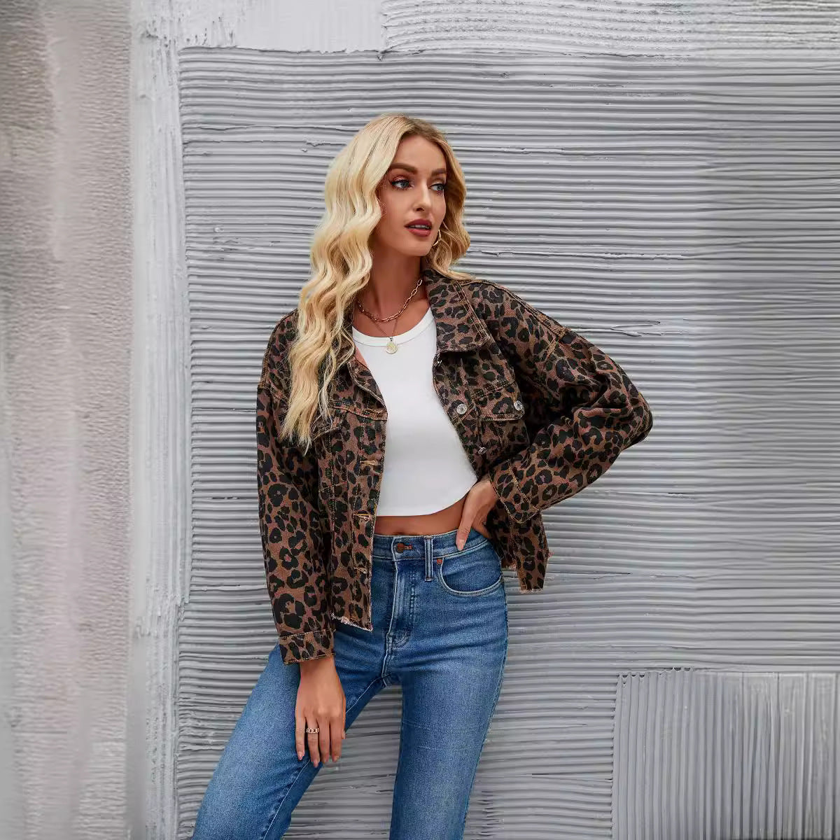 Women's denim jacket in a trendy leopard print design with a cool cut and casual details, size S