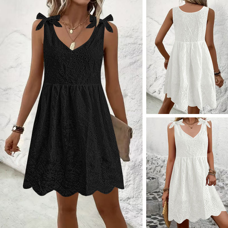 Luftiges Damen-Sommerkleid mit dekorativem Lochmuster und niedlichen Trägern, Größe