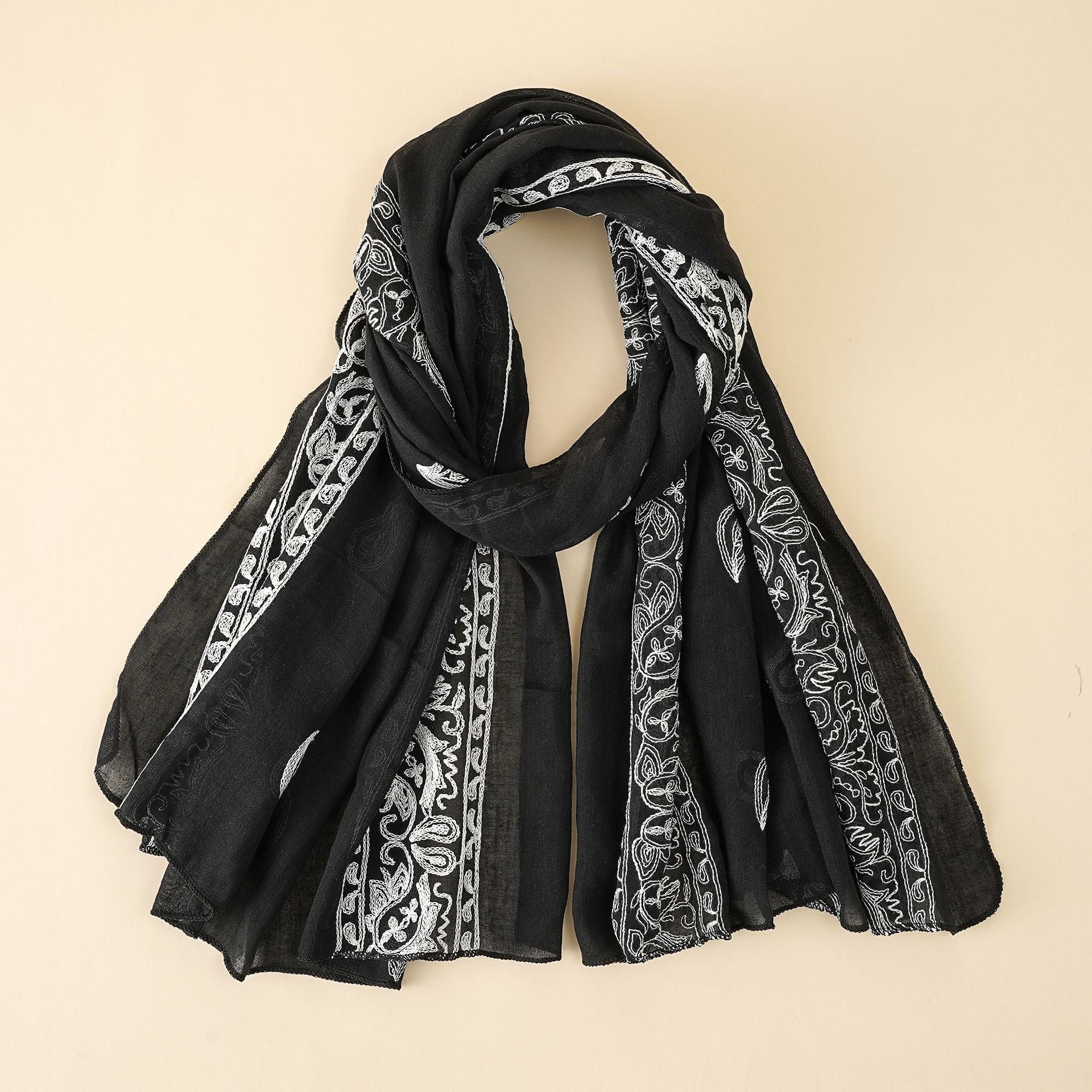 Women's elegant scarf made of high-quality chiffon with delicate embroidery, size [size missing]