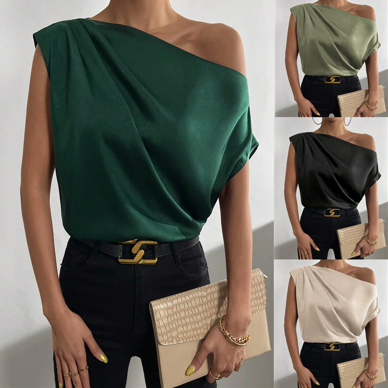Asymmetrisches Damentop mit Drapierungen und elegantem Schnitt, Größe