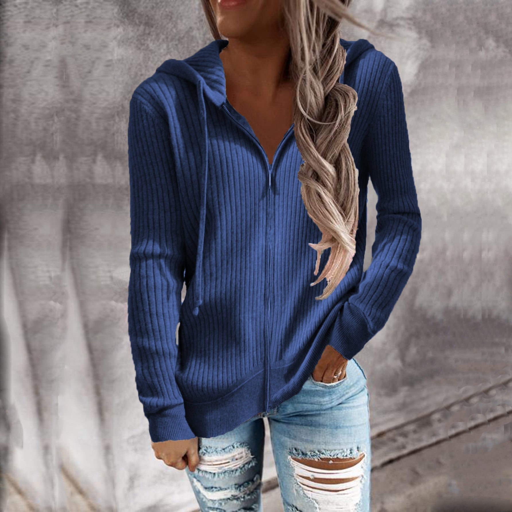 Women's hooded jacket with ribbed texture and practical pockets, size