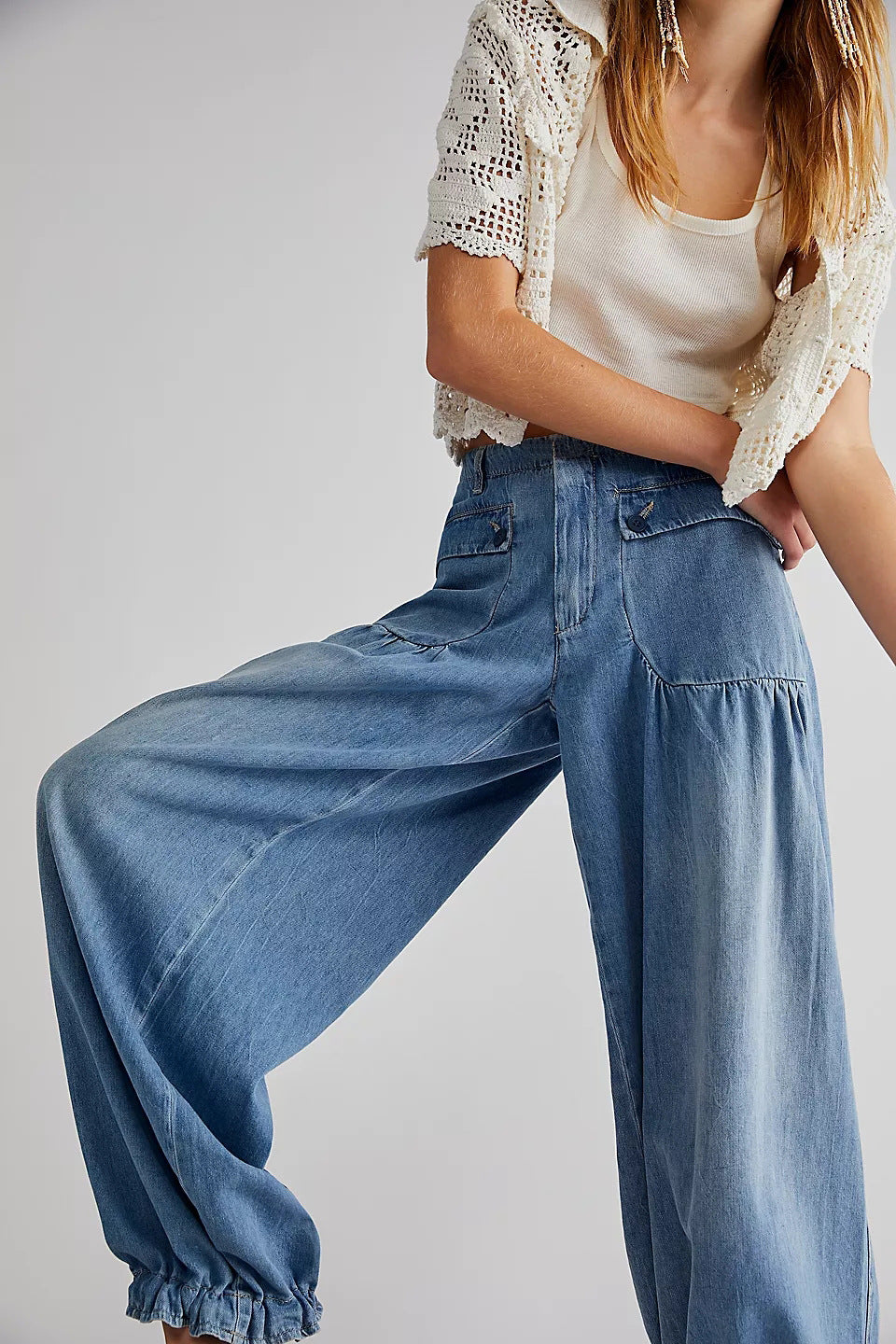 Valenzora | Pockets, lacing, balloon jeans