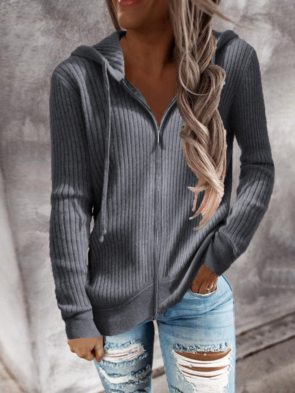Women's hooded jacket with ribbed texture and practical pockets, size