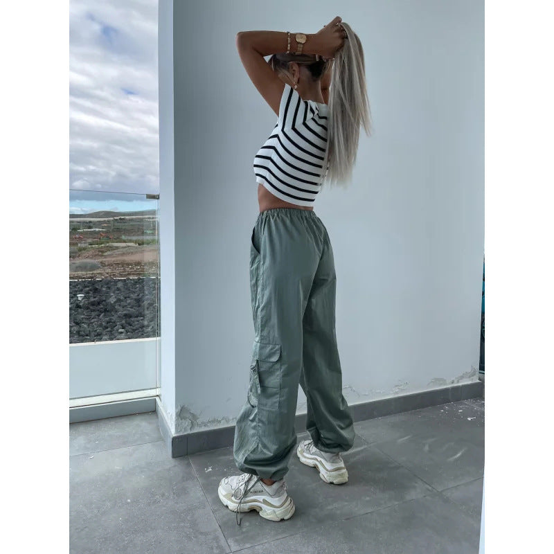 Women's cargo trousers in a relaxed fit with practical pockets, size Valenzora