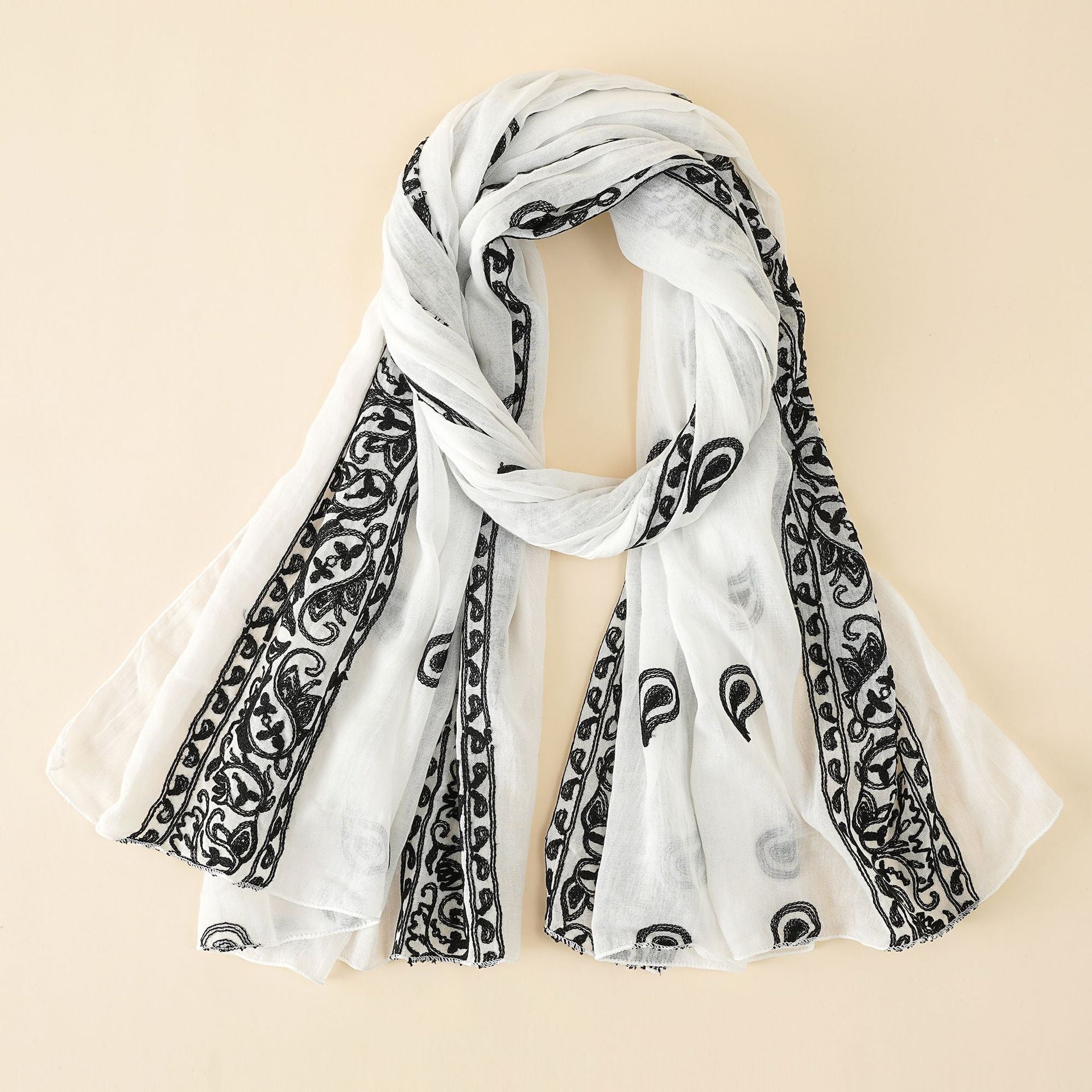 Women's elegant scarf made of high-quality chiffon with delicate embroidery, size [size missing]