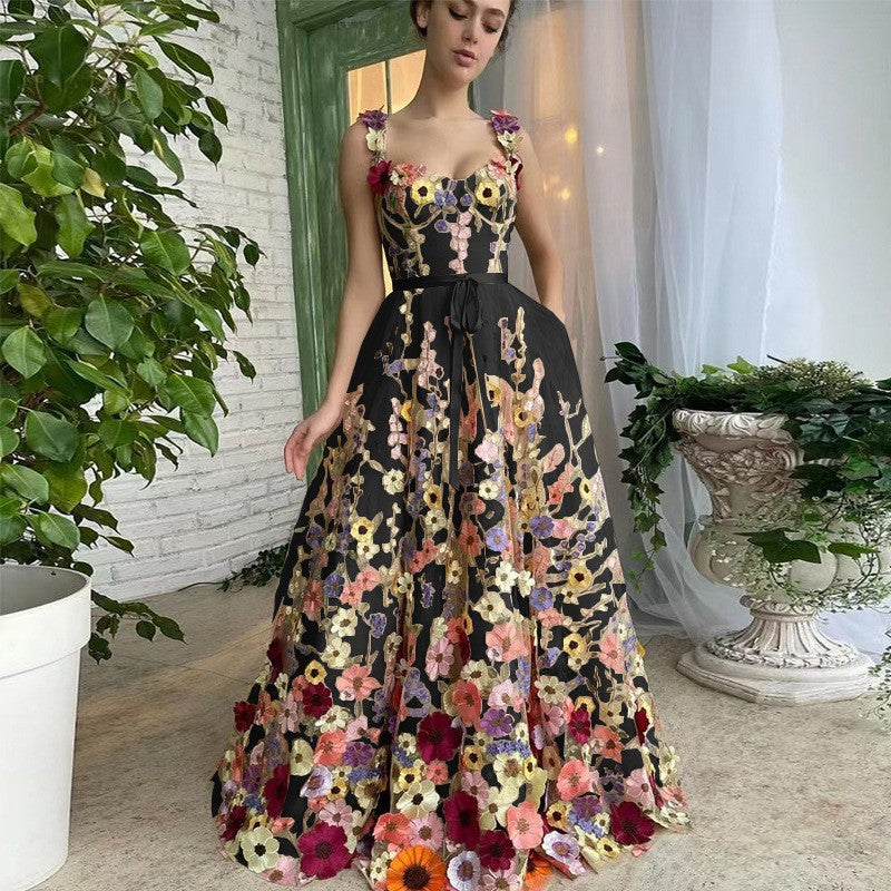 Women's tulle dress with floral embroidery and elegant waist belt, size