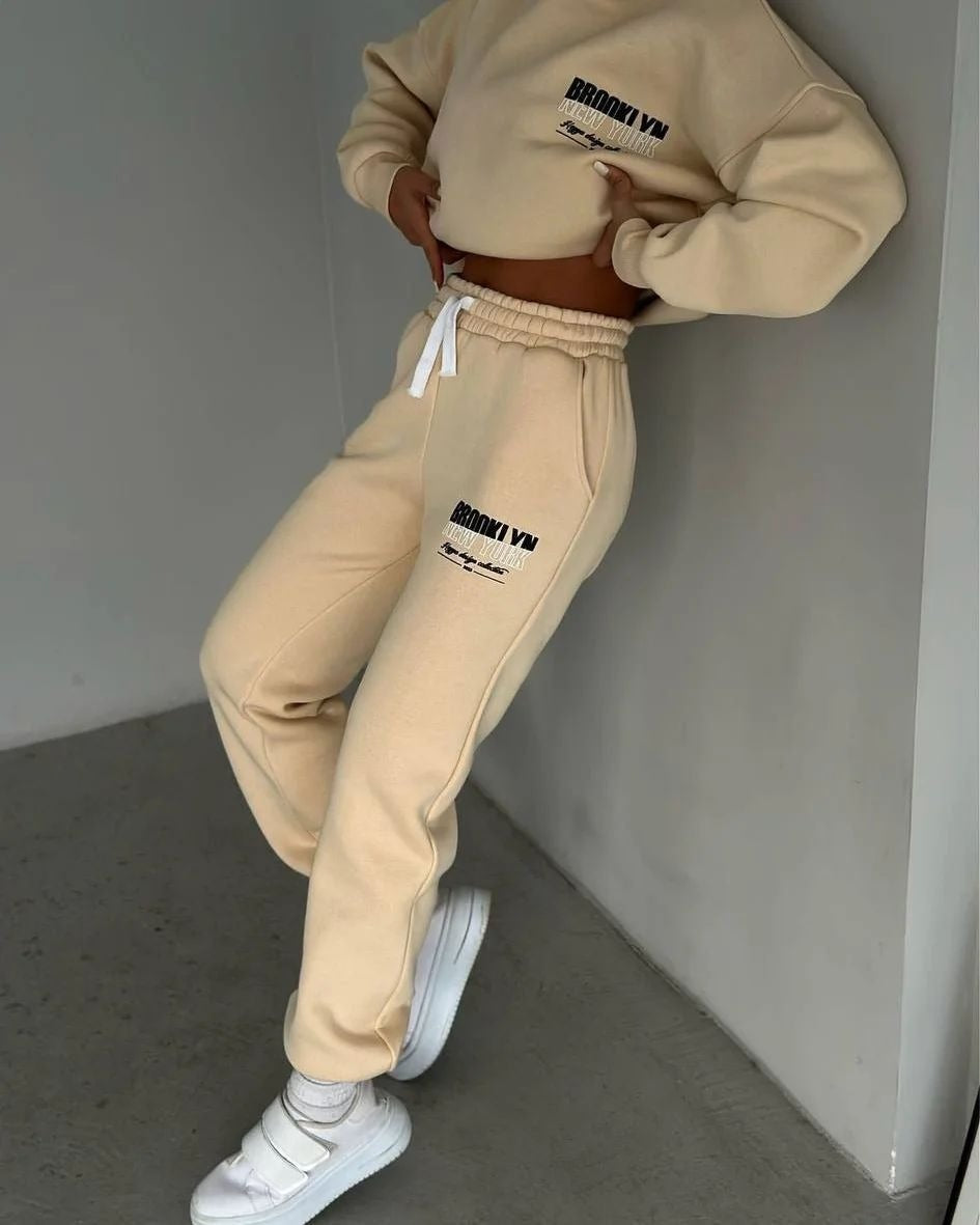 Women's casual fleece hoodie and jogging pants set with practical drawstring and high-quality cotton blend, size [size missing]
