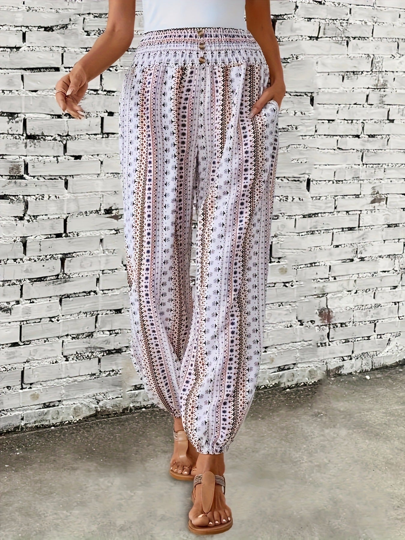 Women's wide-leg leisure trousers with elasticated waistband and button-decorated waist, size