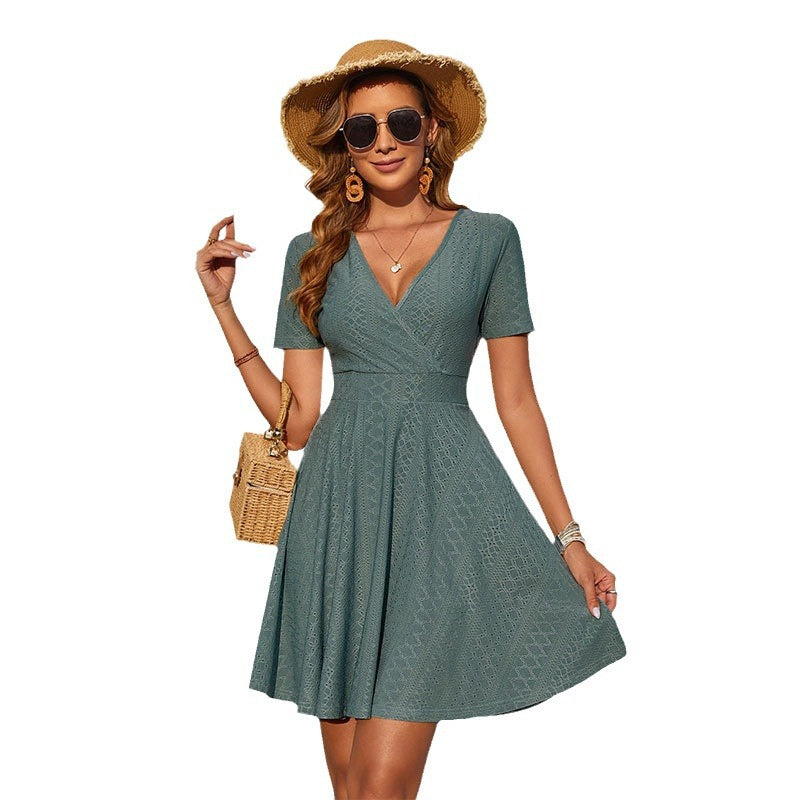 Damen-Wickelkleid für den Sommer mit dezentem Muster und V-Ausschnitt, Größe