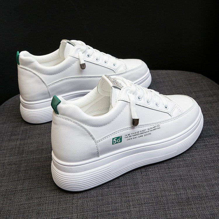 Women's sporty sneakers with non-slip sole and modern design, size S