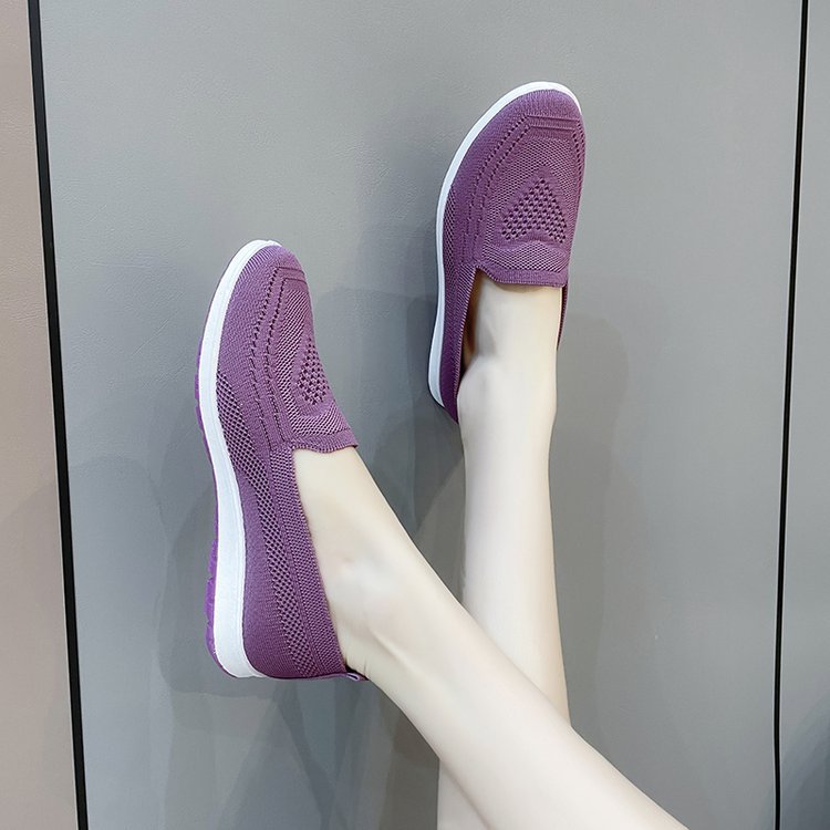 Bequeme Slip-On-Sneaker für Damen mit atmungsaktivem Strickobermaterial, Größe S