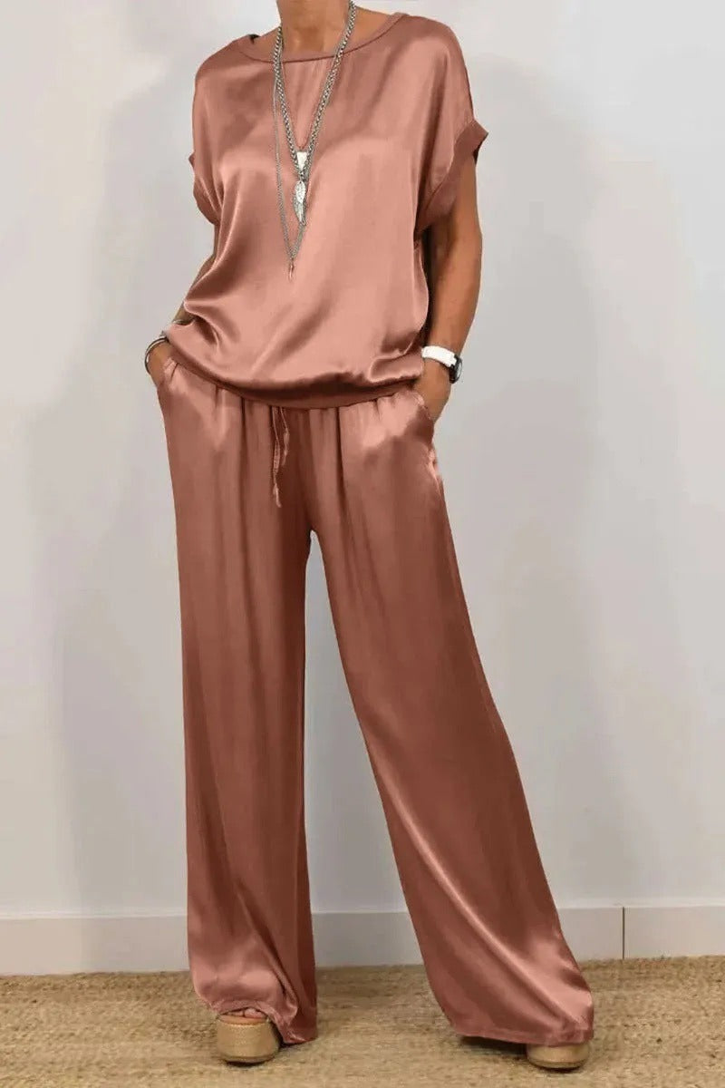 Women's elegant lounge set with flowing cut and elasticated waistband, size