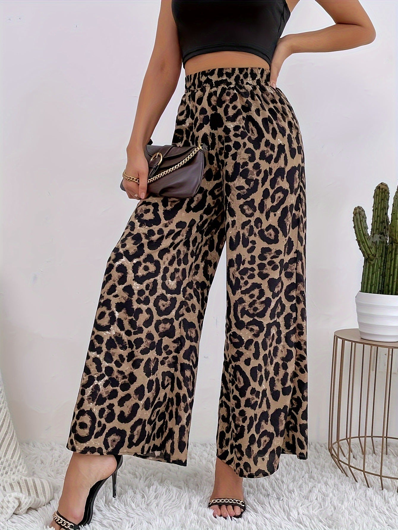 Damenhose mit weitem Bein im Leopardenmuster aus fließendem Material mit elastischem Bund, Größe S