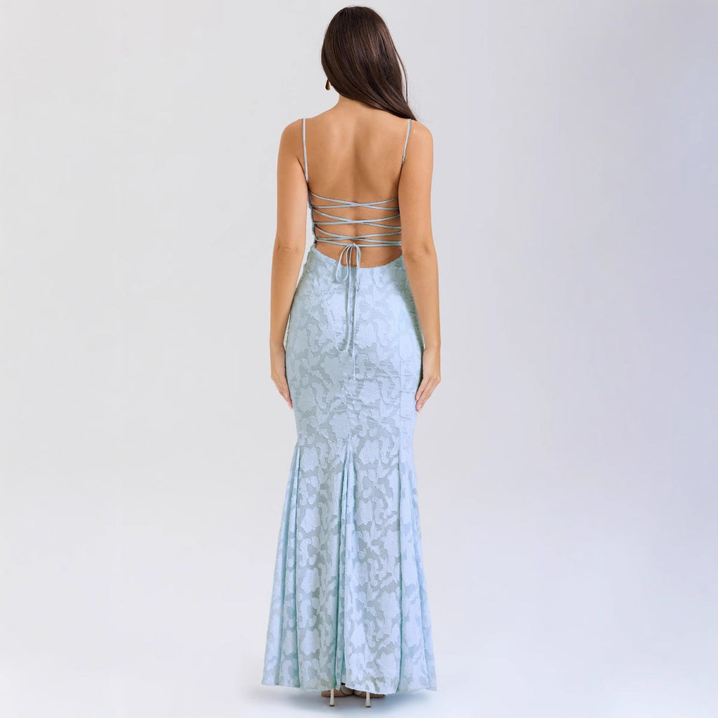 Women's figure-hugging evening dress with luxurious lace pattern and elegant cut, size S