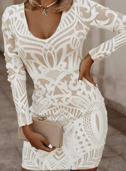 Noira™ – Figure-hugging bodycon dress with V-neck & patterned texture