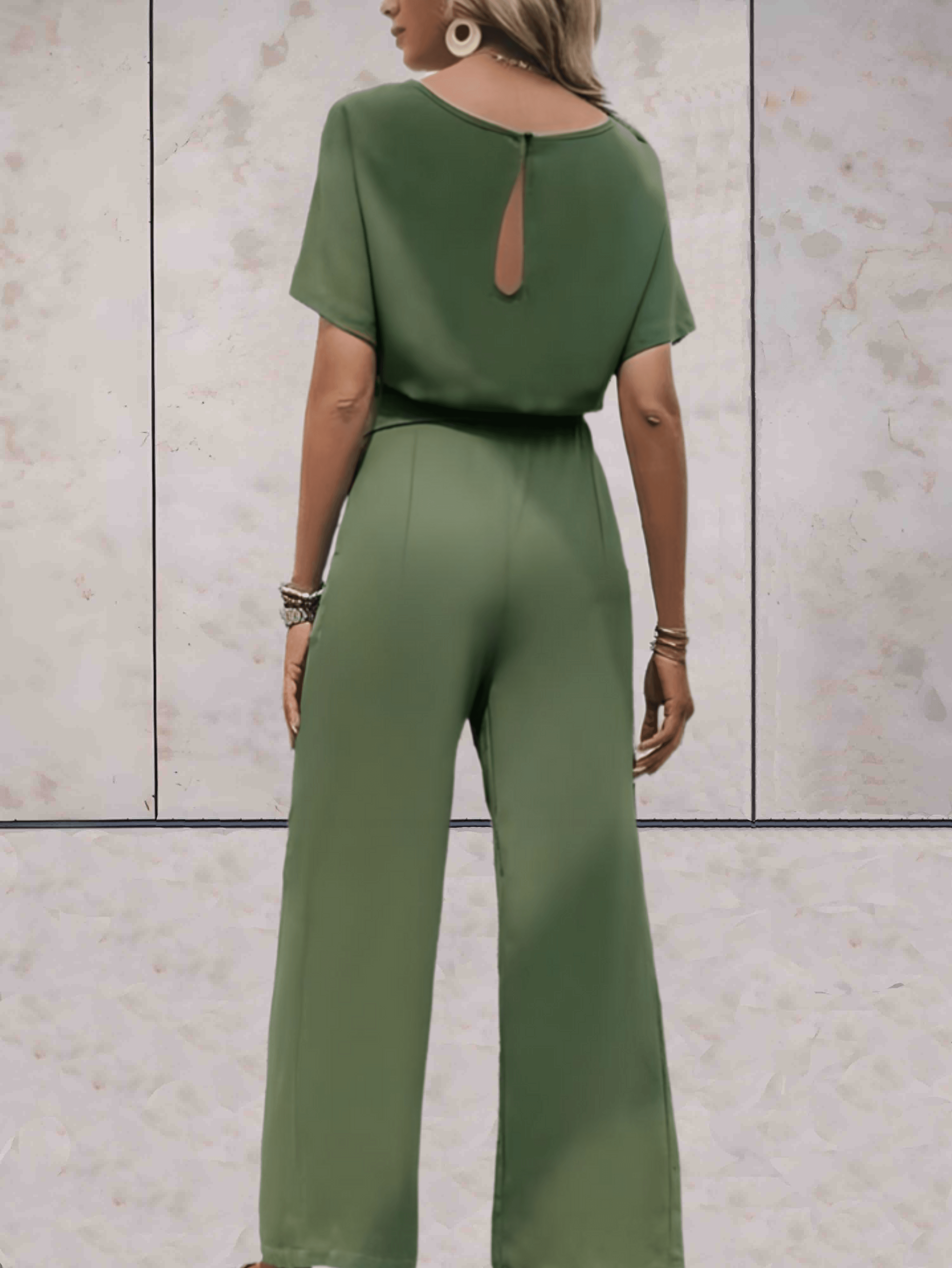 Valenzora - Jumpsuit with belt and short sleeves