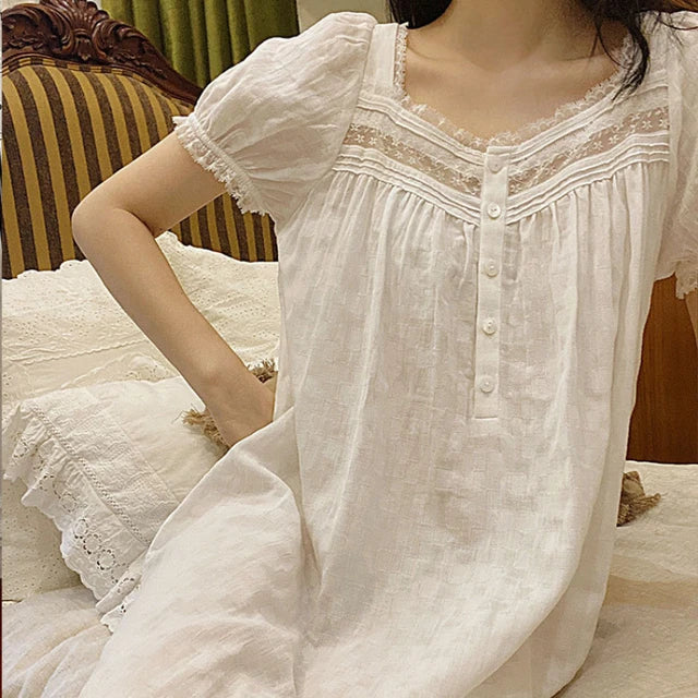 Valenzora | Victorian Nightgown