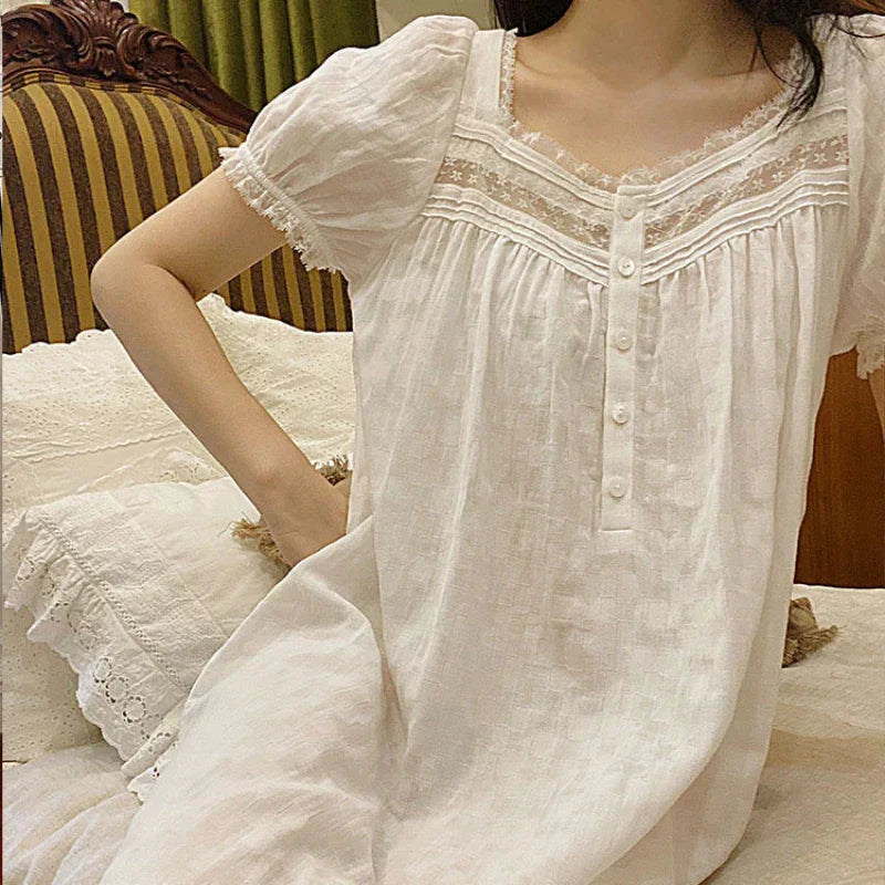 Valenzora | Victorian Nightgown